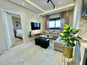 Beach View & Balcony - Cozy 1 Bedroom